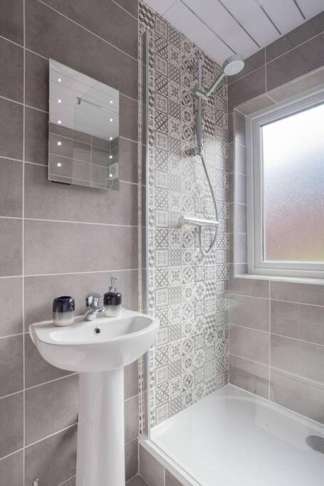 Beautiful Apartment In The Heart Of Belfast!! Exterior photo